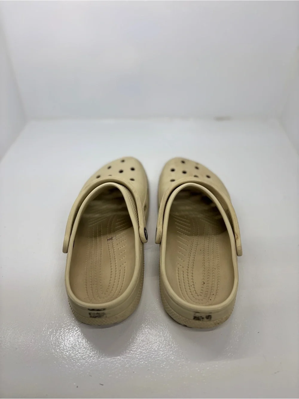 Crocs Classic Clogs Beige Bone Comfort Slip On Shoes Men’s 10 Women’s 12